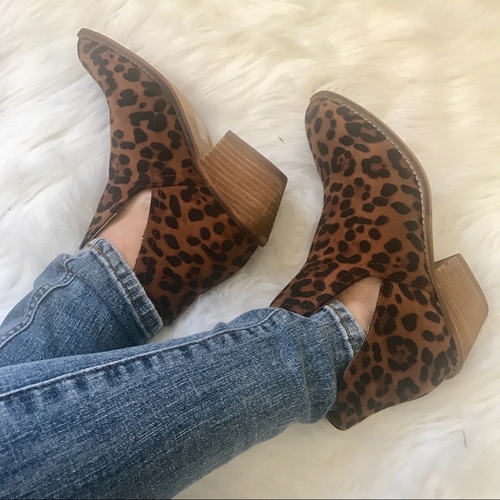 LAST 2 WILL NOT restock!! Leopard Block Heel Boot - Picture 6 of 8